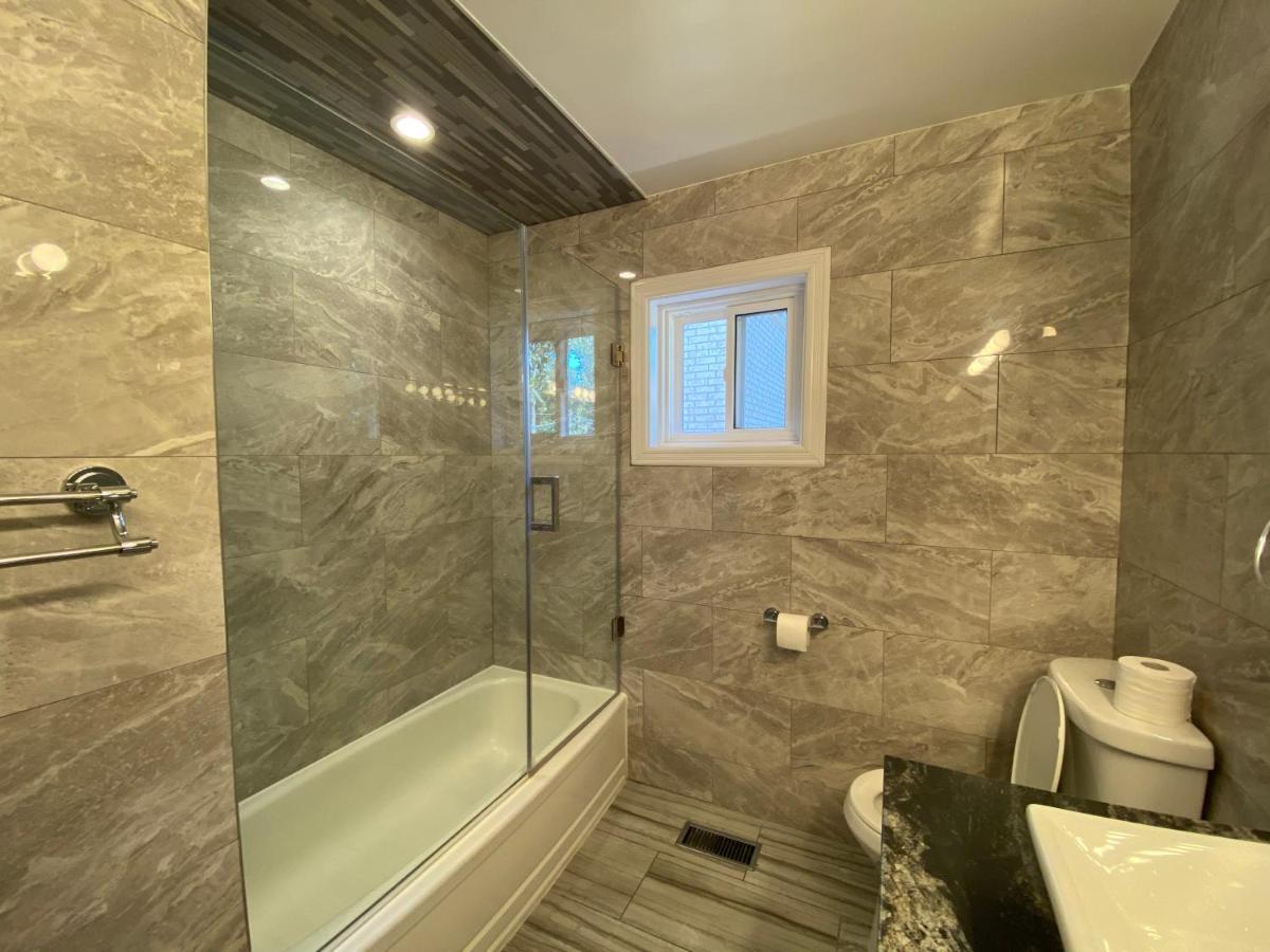 Yonge And Finch Subway !P Cozy & Quiet Private Bdr With Private Bathroom Toronto Kültér fotó